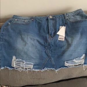 Boohoo mini distressed denim skirt